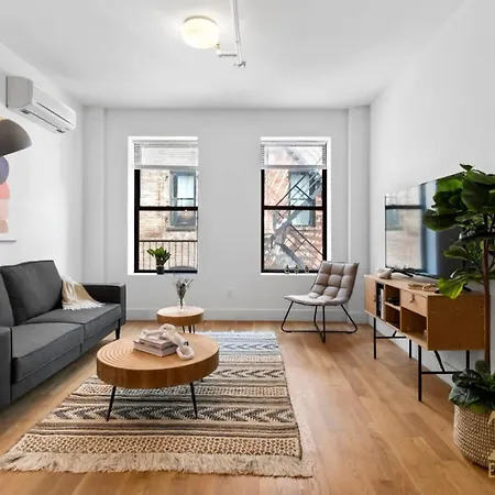 Fabulous 1 Bedroom In The Heart Of Manhattan