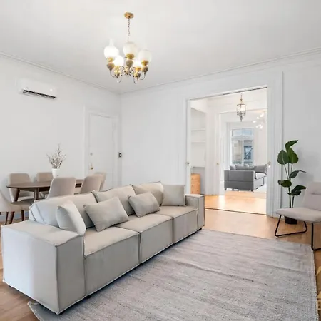 Classic Nyc Brownstone 2br In Prime Chelsea Apartment New York
