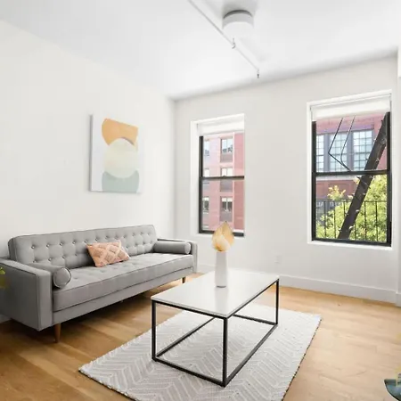 Renovated 2 Bed 2 Bath In Prime Midtown - Elevator - Laundry Apartment New York