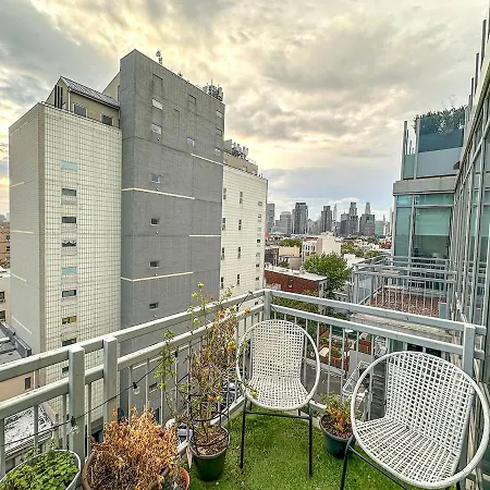 Penthouse In Greenpoint