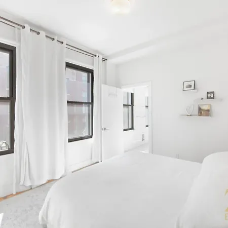 Beautiful And Spacious 2 Bed 2 Bath - Elevator *