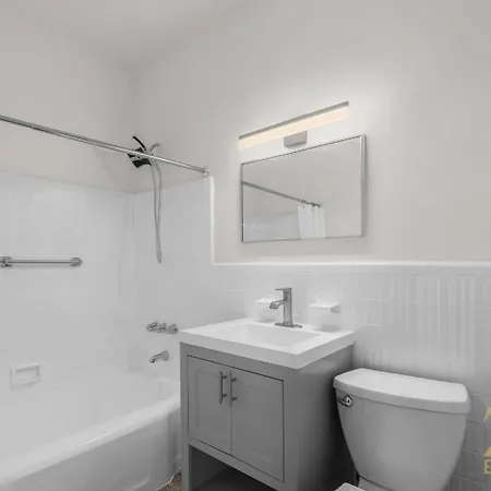 State-of-the-art Loft-style 2br - Laundry - Chelsea *