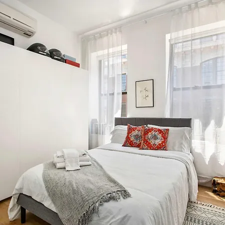 Beautiful And Spacious 2 Bed 2 Bath - Elevator * New York