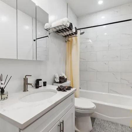Chic 3br 2ba West Village With Private Oasis