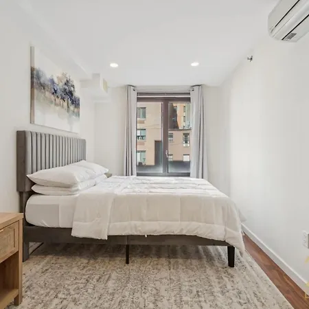 Stylish 2-bedroom Near Park - Laundry - Elevator