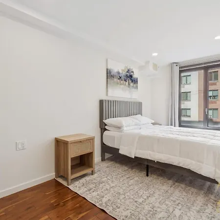 Stylish 2-bedroom Near Park - Laundry - Elevator Apartment New York
