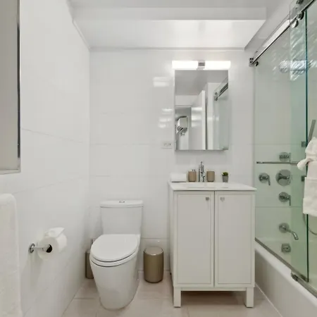 Spacious 1-bedroom Retreat Near Park Apartment New York