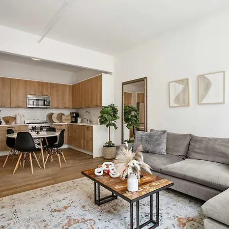 Beautiful And Spacious 2 Bed 2 Bath - Elevator New York