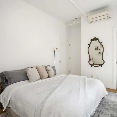 Beautiful And Spacious 2 Bed 2 Bath - Elevator New York