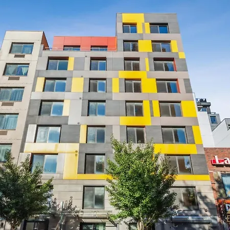 Stylish 2-bedroom Near Park - Laundry - Elevator