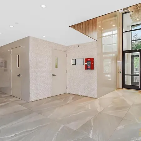 Apartment Stylish 2-bedroom Near Park - Laundry - Elevator