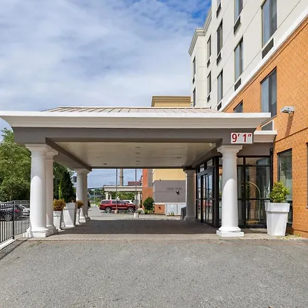 Hotel Country & By Radisson, Staten Island 3*