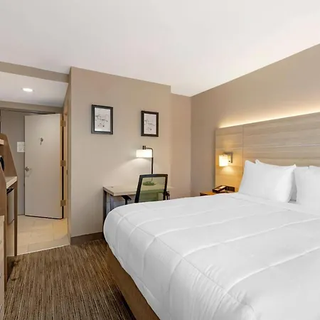 Country & By Radisson, Staten Island New York