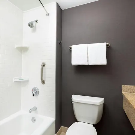 Courtyard By Marriott Manhattan Upper East Side Hotel 3*