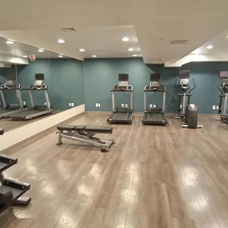 Hotel Express Maspeth By Ihg New York
