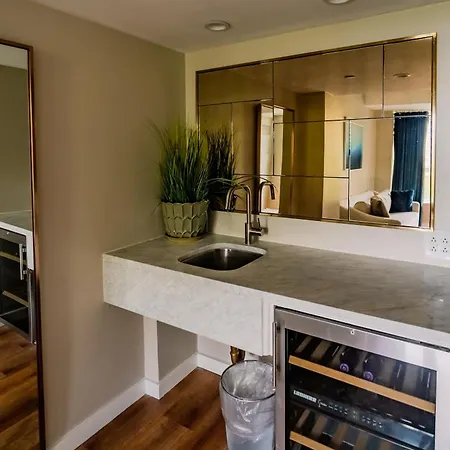 Coda Williamsburg 4*
