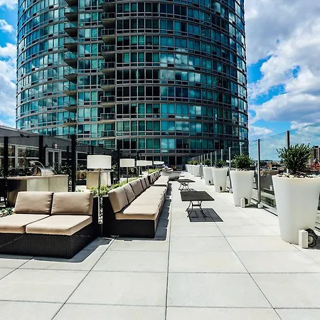 Liberty Towers - A Premier Furnished Apartment *