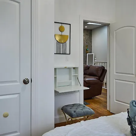 Homestay Floor With Skylight Brooklyn *