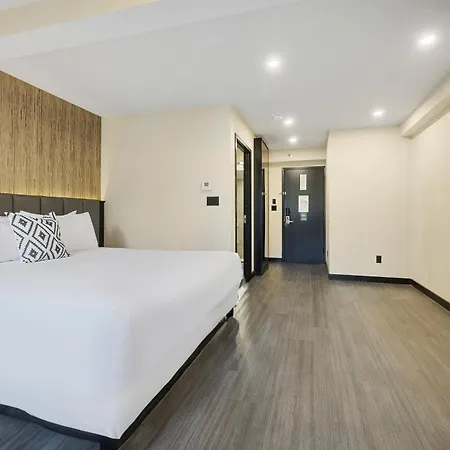 Hudson Yards 3*