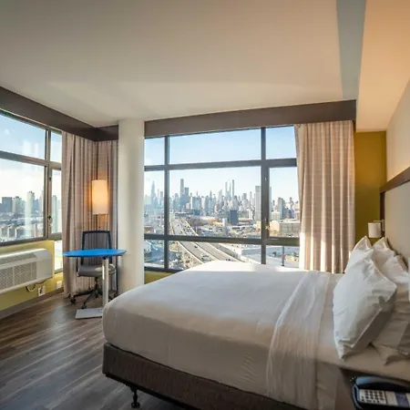 Express Long Island E - By Ihg 3*