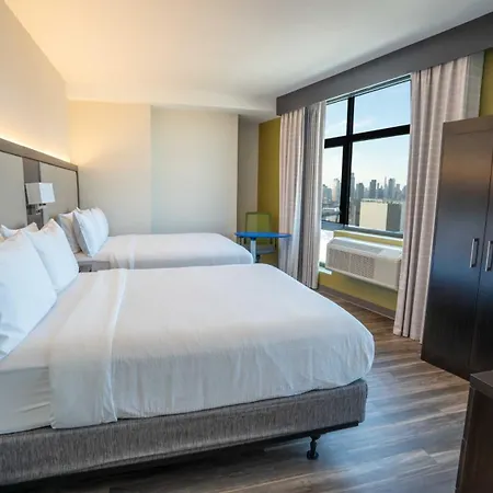 Express Long Island E - By Ihg New York