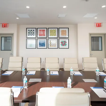 Express Long Island E - By Ihg Hotel New York