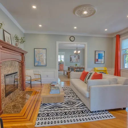 Brooklyn Gem 3 Blocks To Prospect Park - 3 King Beds 1 Queen, Free Parking, Holiday home