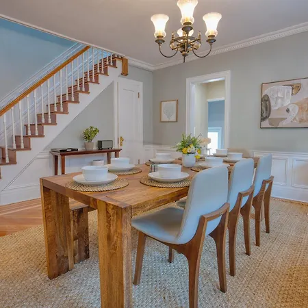 Holiday home Brooklyn Gem 3 Blocks To Prospect Park - 3 King Beds 1 Queen, Free Parking, New York