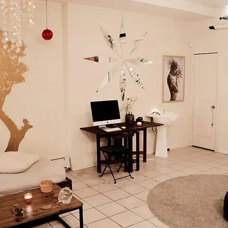 2 Open Loft With Private Backyard