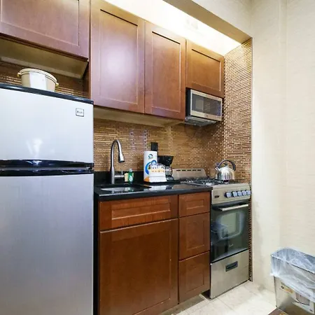 3br In Big Apple Apartment New York