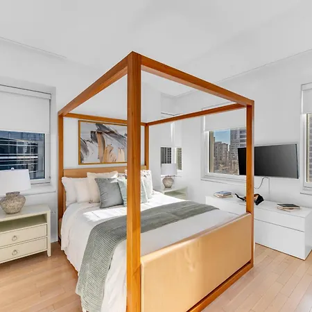 Lavish Two-story Retreat In The Heart Of Manhattan Apartment