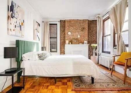 89-2r 1br Upper East Side * New York