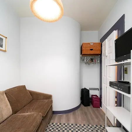 Apartment Charming 3-bedroom In Midtown West