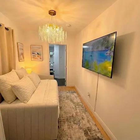 Apartment Comfortable 2br & 2 Bath In Downtown Nyc *