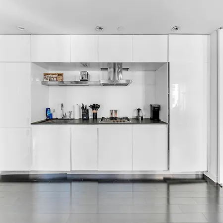 Elegant Midtown Retreat, Views, Steps To Times Square Apartment