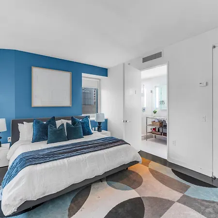 Elegant Midtown Retreat, Views, Steps To Times Square New York