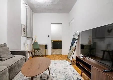 89-2r 1br Upper East Side New York