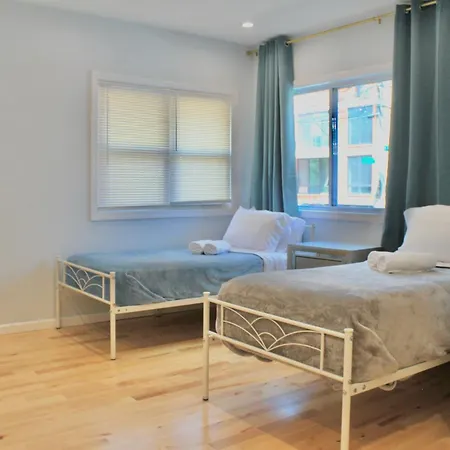 Apartment 2-bedroom 15 Minutes From Manhattan In Lic Astoria Queens