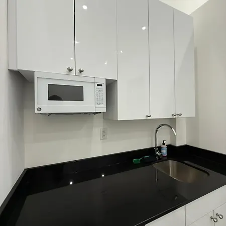 31 Street Broadway Apartment *