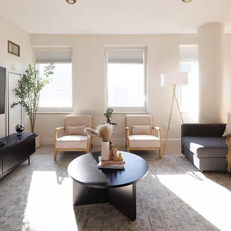 Apartment Rare Luxurious 1 Block From Time Square *