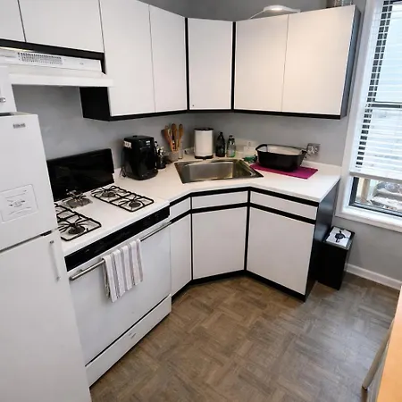 Next To Manhattan 2 Bedrooms - Subway 20 Steps, Manhattan 1 Stop Apartment New York
