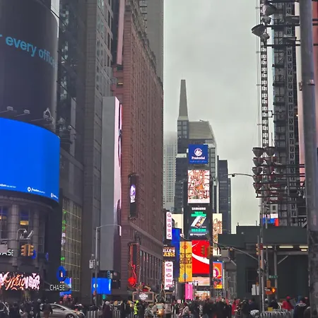 Metropolitan Manhattan * New York
