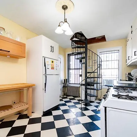 Apartment Charming 3-bedroom In Midtown West