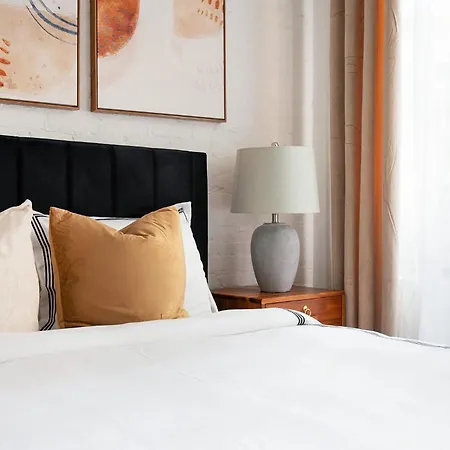 1290-8 New Renovated 2 Bedrooms In Ues