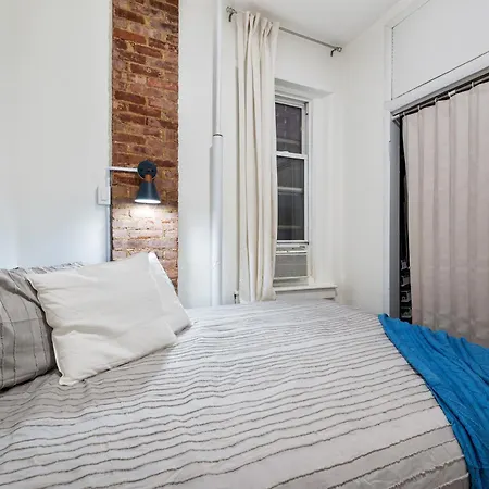 Spacious 2br On The Upper East Side Steps From Park * New York