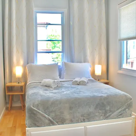 15 Minutes From Manhattan 2-bedroom In Lic Astoria Queens Apartment *