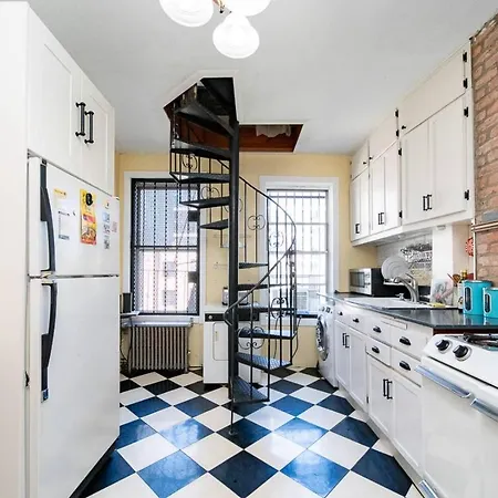 Apartment Charming 3-bedroom In Midtown West *