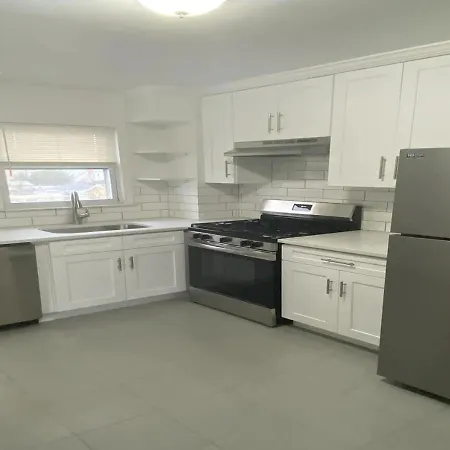 Great Location! Spacious 3br Loft In Midtown West!, June To Aug 90 Days Required