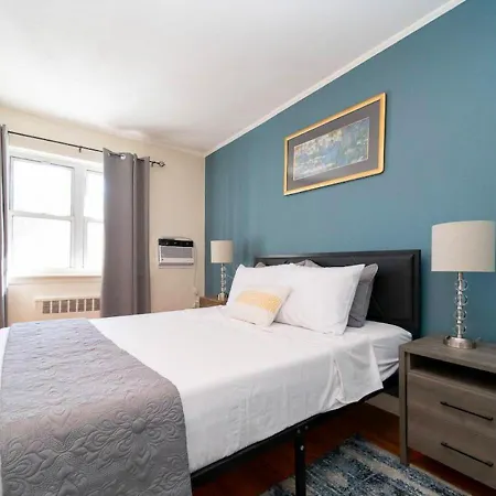 Apartment Midtown West 3 Bedroom Washer Dryer And Dishwasher, June To Aug 90 Days Required
