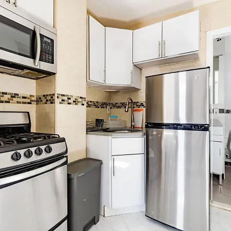 Spacious Upper East Side Studio, June To Aug 90 Days Required New York